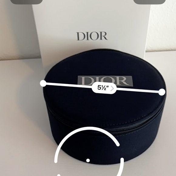 Dior make up bag /case. - Picture 4 of 5